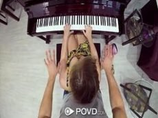 Zvideos linda vadiazinha morena dando a bucetinha pro professor de piano